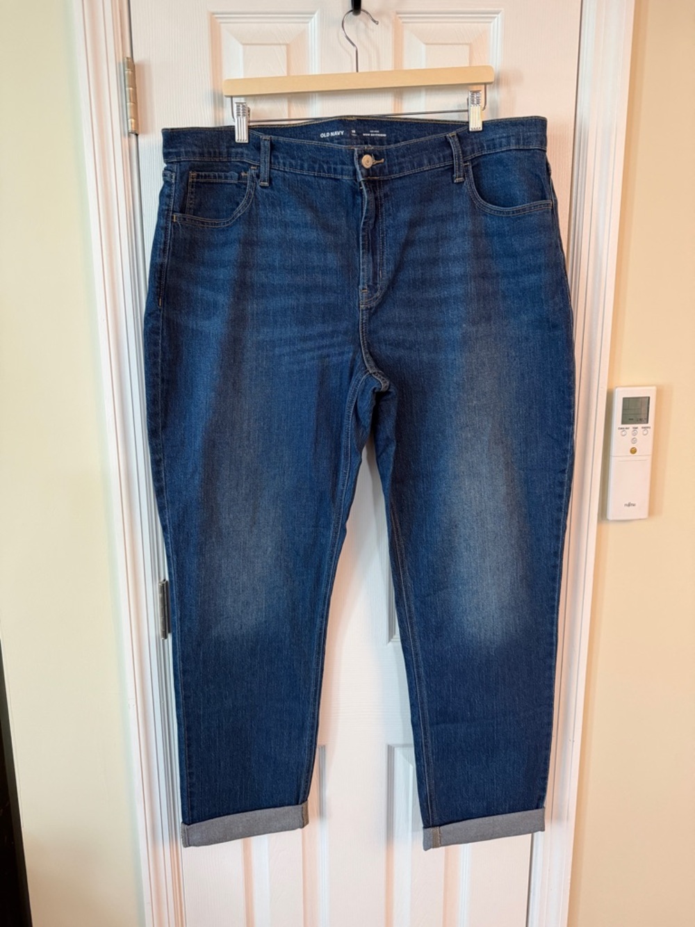 NWOT. Old Navy Dark Wash Boyfriend Jeans 18 Tall